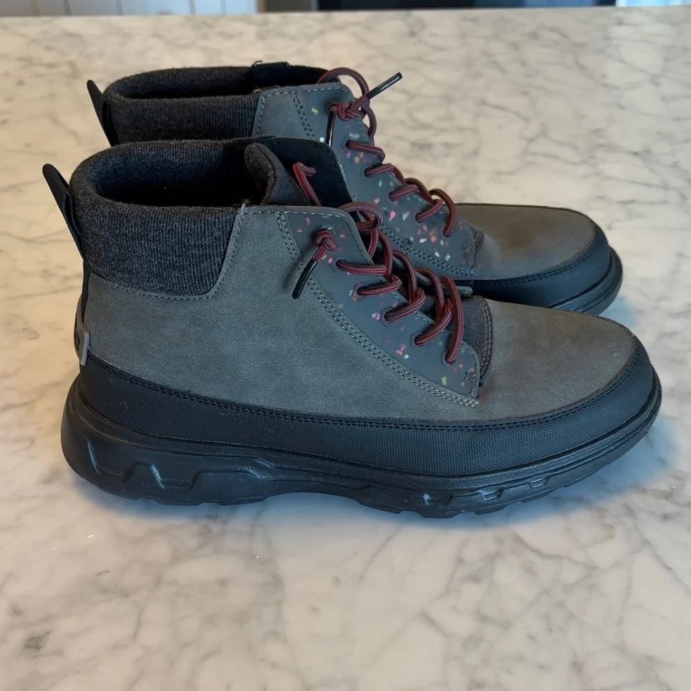 Men's Gray and Black Duke Shield Casual Boots Water Repellent Size 9
